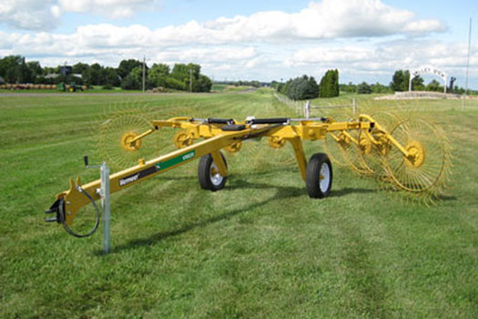 Rastrillo de ruedas con carro de remolque VR820 de Vermeer