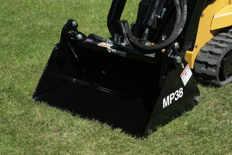 4-in-1 bucket attachment