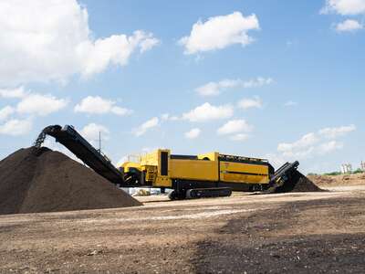 New Vermeer TR6500TX trommel screen with tracks for enhanced jobsite mobility and efficiency 
