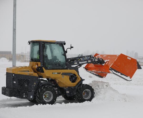 Seasonal landscaping attachments
